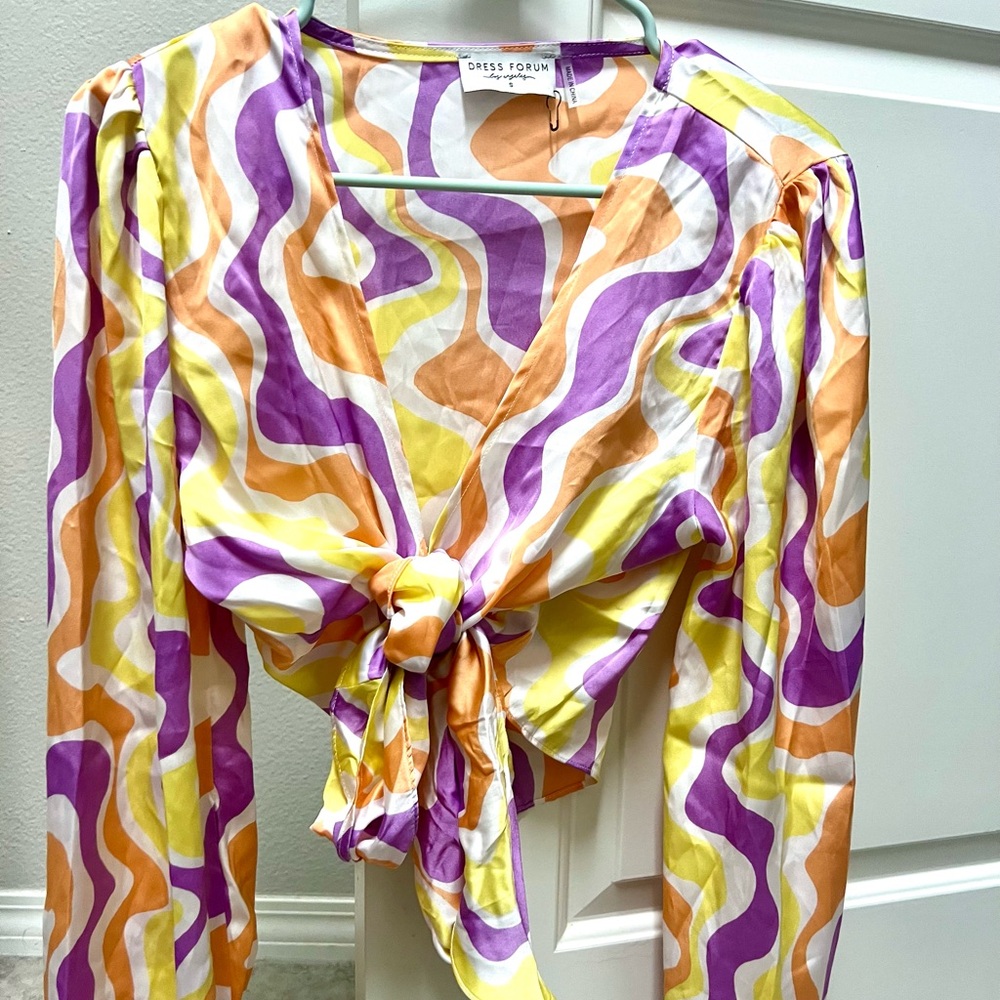 Long sleeve patterned blouse size small
